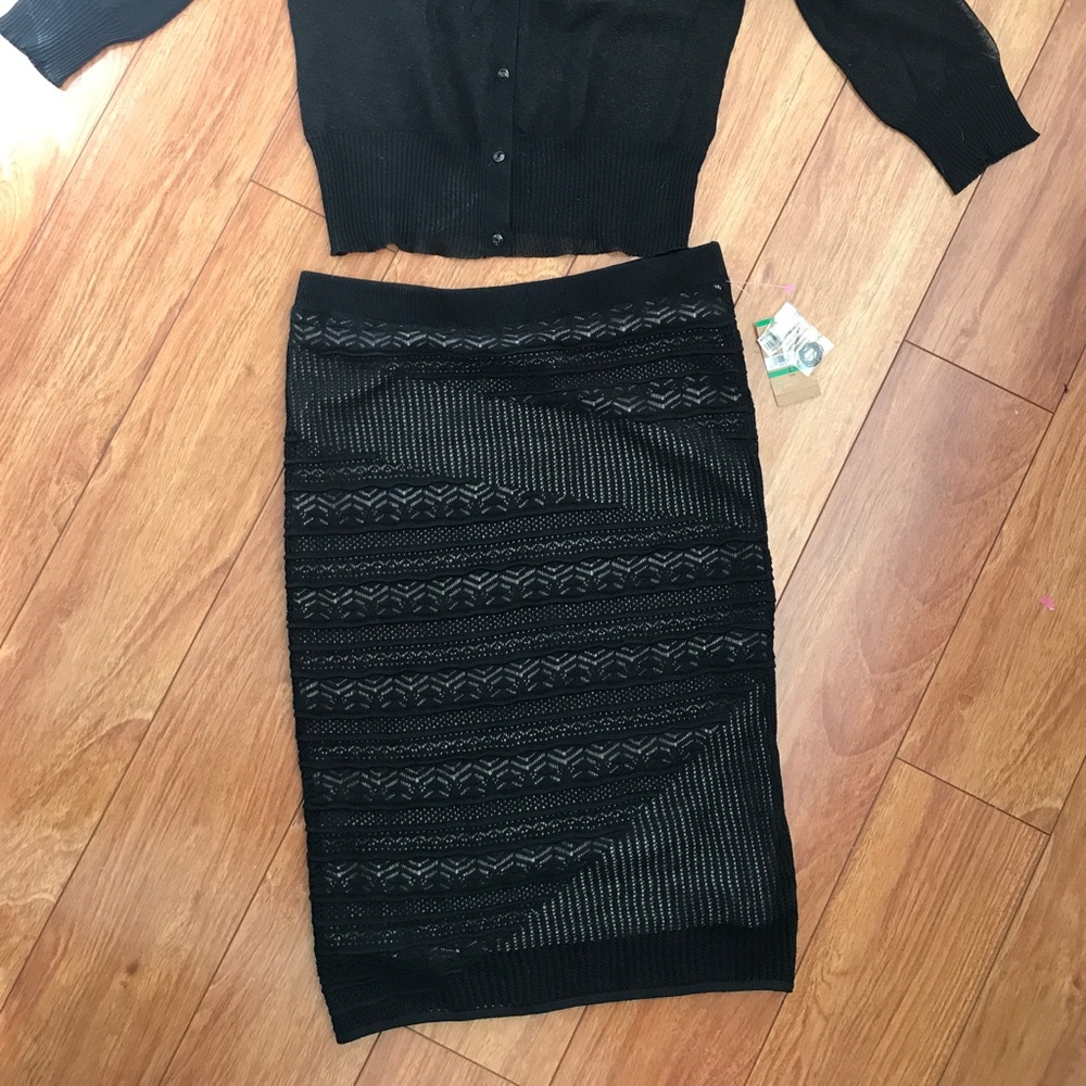 Rachel Roy Stretch Weave Woven skirt.